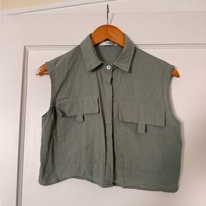 Blue/Gray Sleeveless Button-Up Top